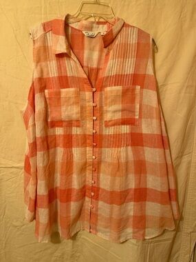 NWT Women's Coral and Cream Checked Button-Front Tank Top